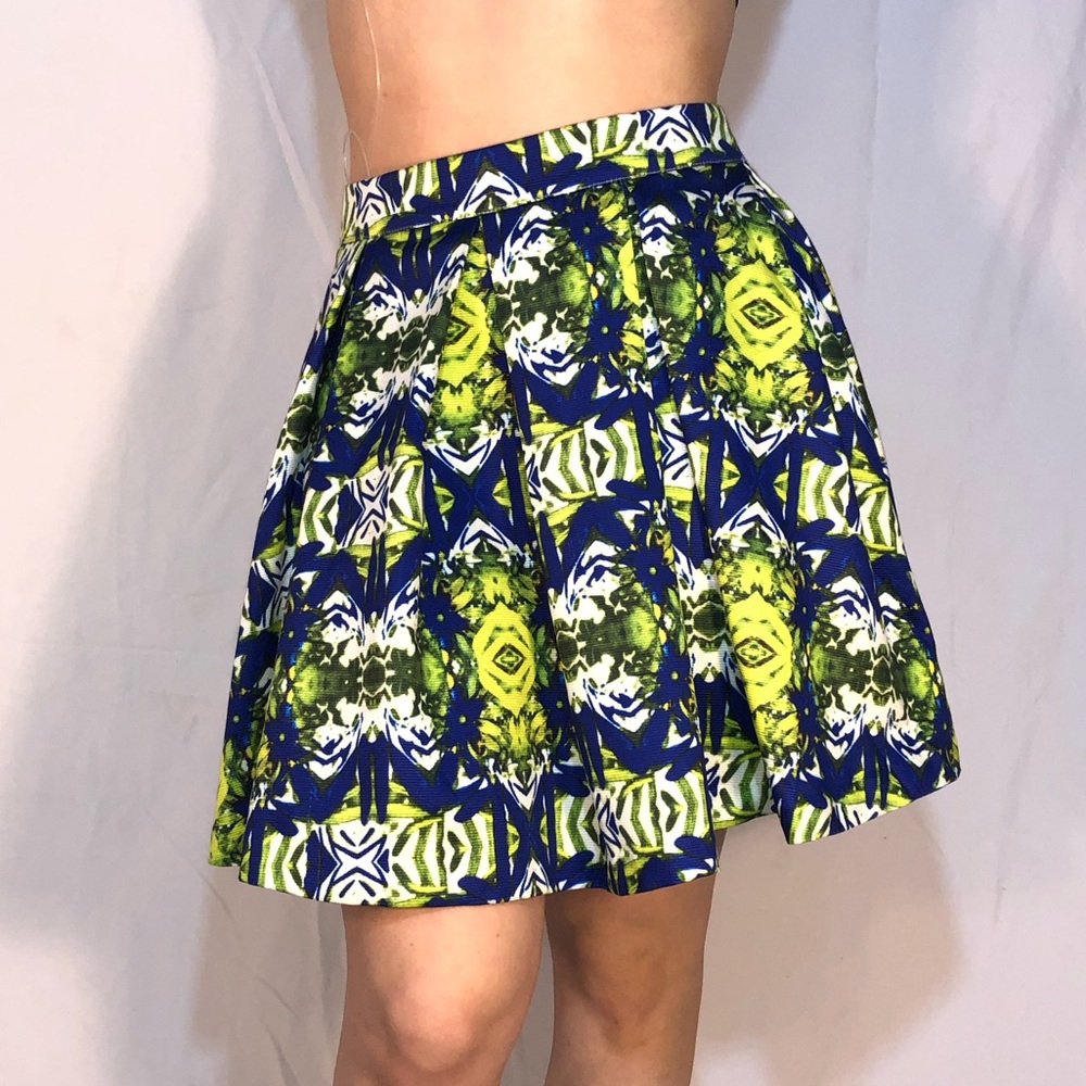 Boutique Floral Blue/Green Skirt Size M